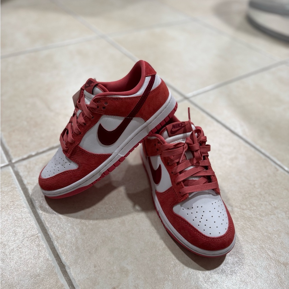 Nike Low-Top Sneakers in Red and White